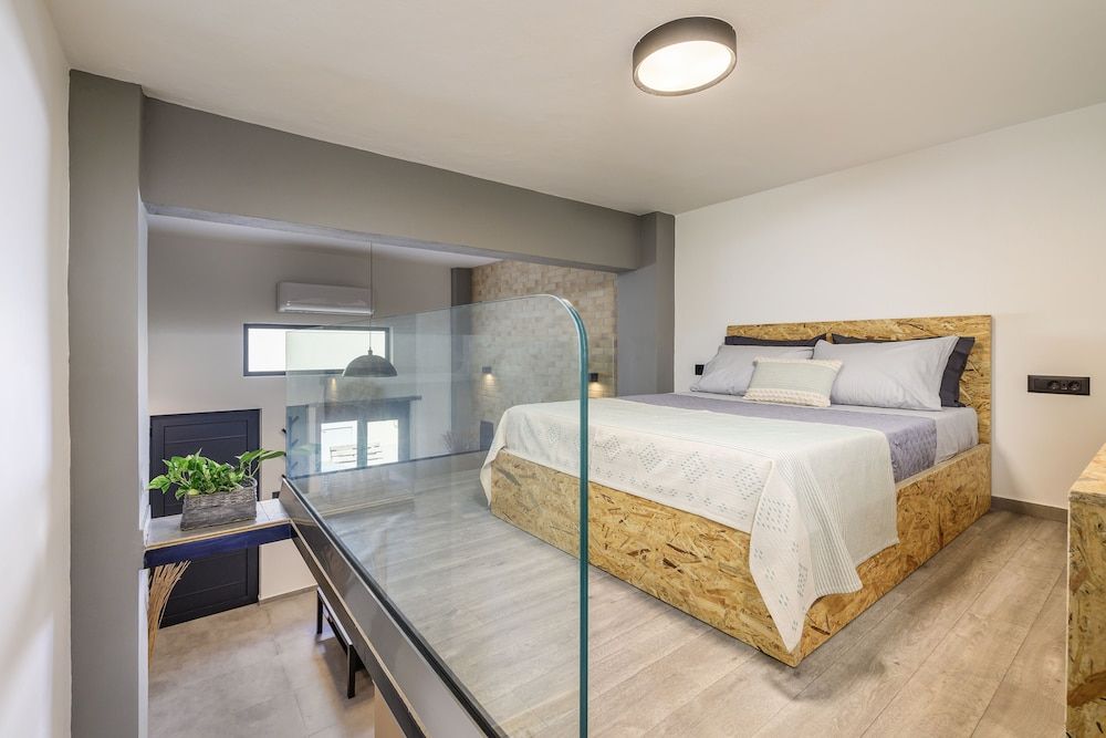 Loft 2 2