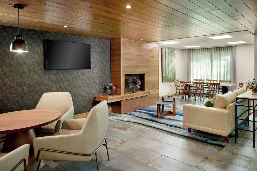 Fairfield by Marriott Inn & Suites Asheville Outlets 2