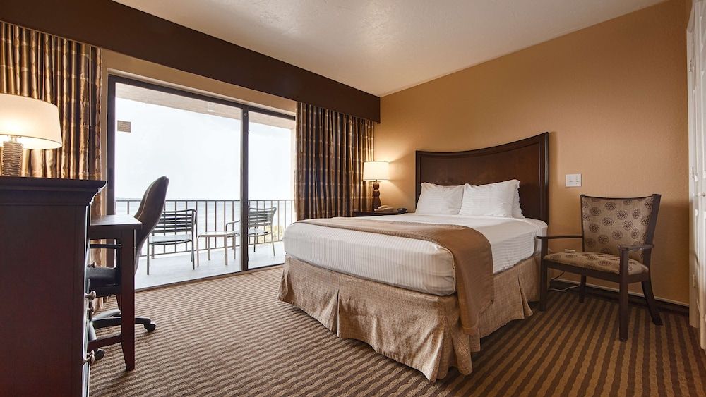 Best Western Fort Myers Waterfront 1