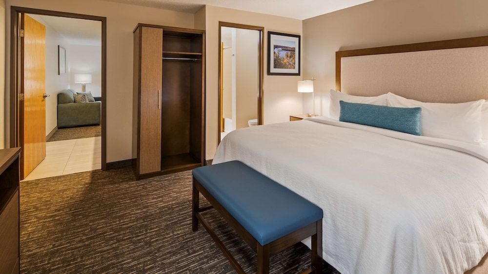 Best Western Plus Hudson I-94 1
