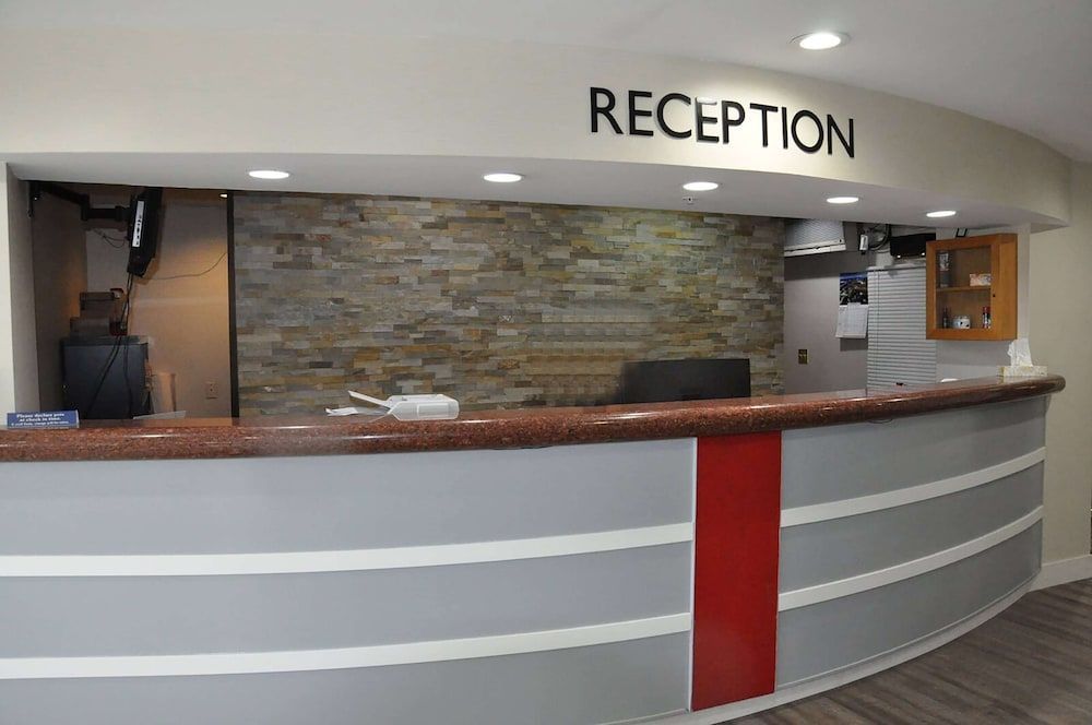 Ramada by Wyndham Abbotsford 1