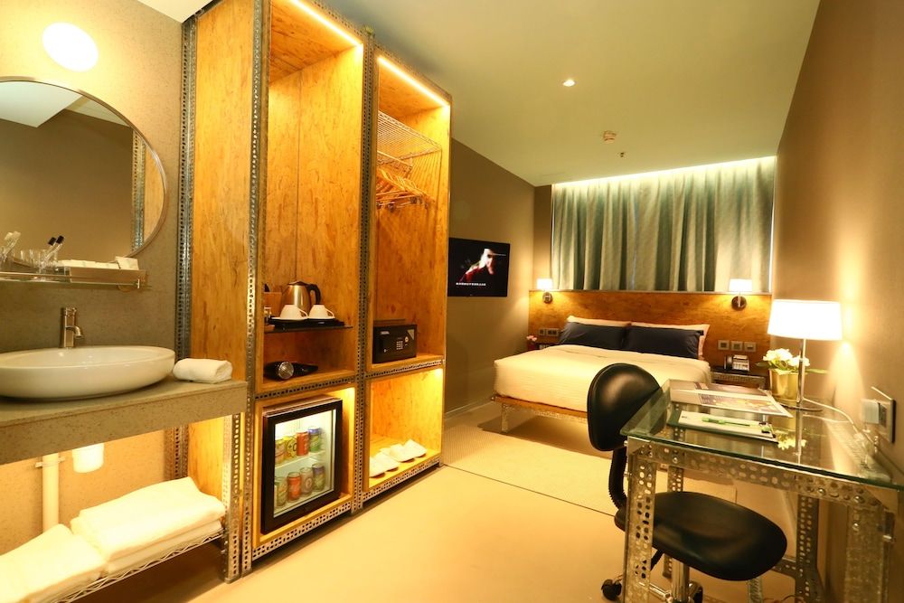 IND Hotel 1