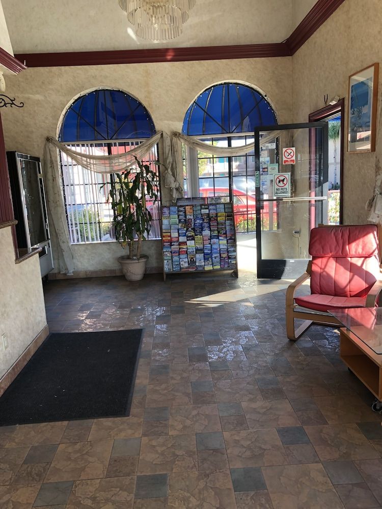 Travelers Inn 2
