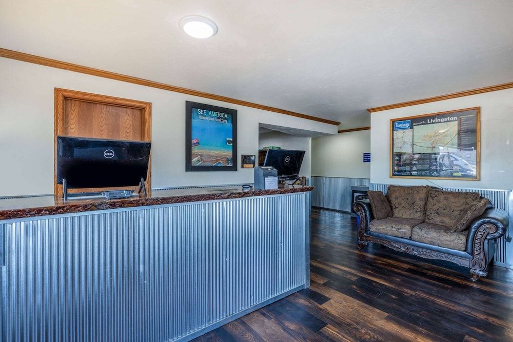 Travelodge by Wyndham Livingston 2