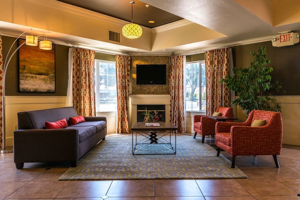 Best Western Plus Rama Inn & Suites 2