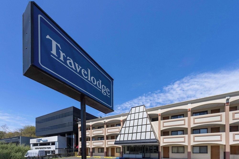 Travelodge by Wyndham Manhasset 1
