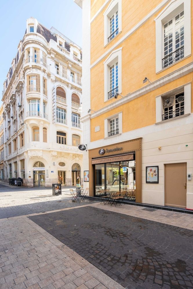 Les Petits Pavillons Appartements Standing 1 chambre 4 pers Clim Vieux-Port 1
