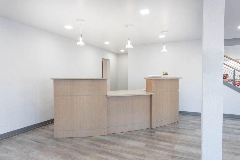 Travelodge by Wyndham Elkhart 2