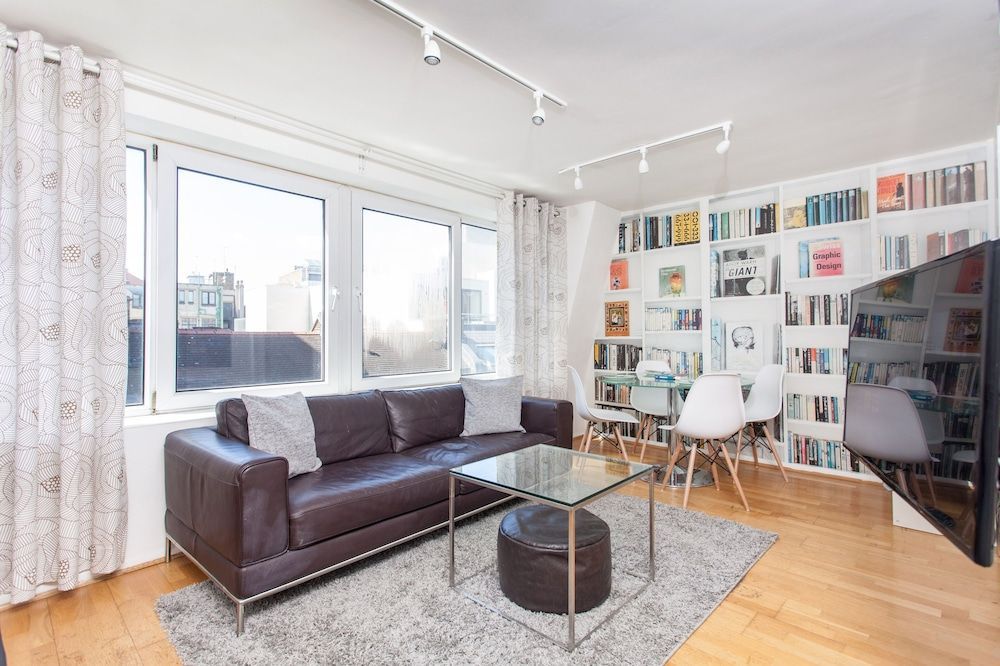 Oxford Street & Soho Modern 2 Bed Apt 1