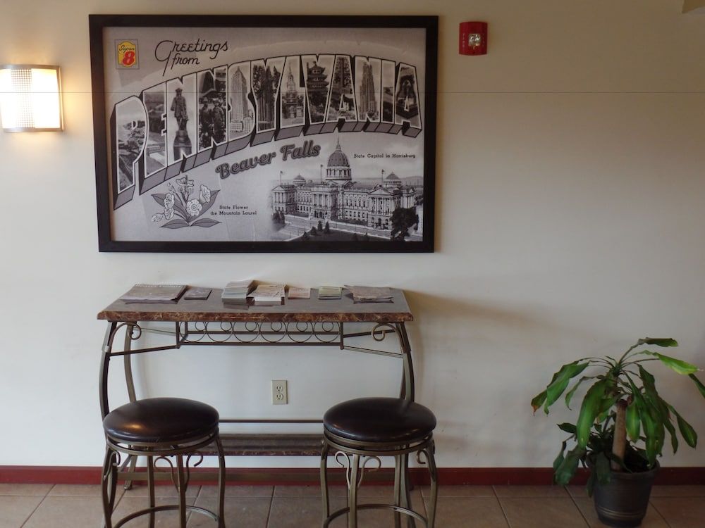 Super 8 by Wyndham Beaver Falls 2