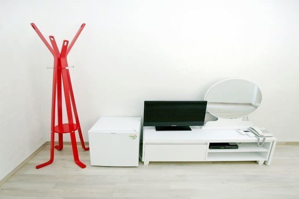 Ari House 1