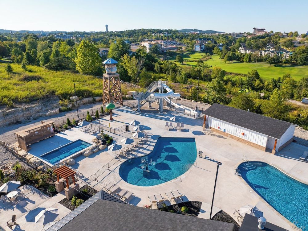 Grand Crowne Resort 1