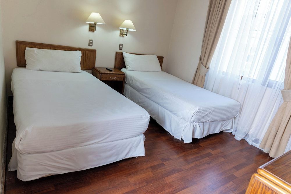 Hotel Francisco De Aguirre 1