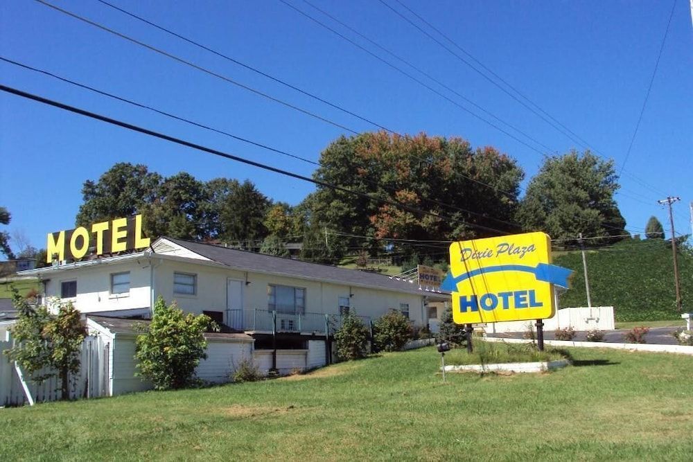 Dixie Plaza Hotel 1