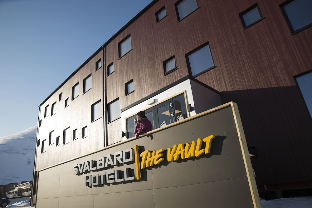 Svalbard Hotell | The Vault 1