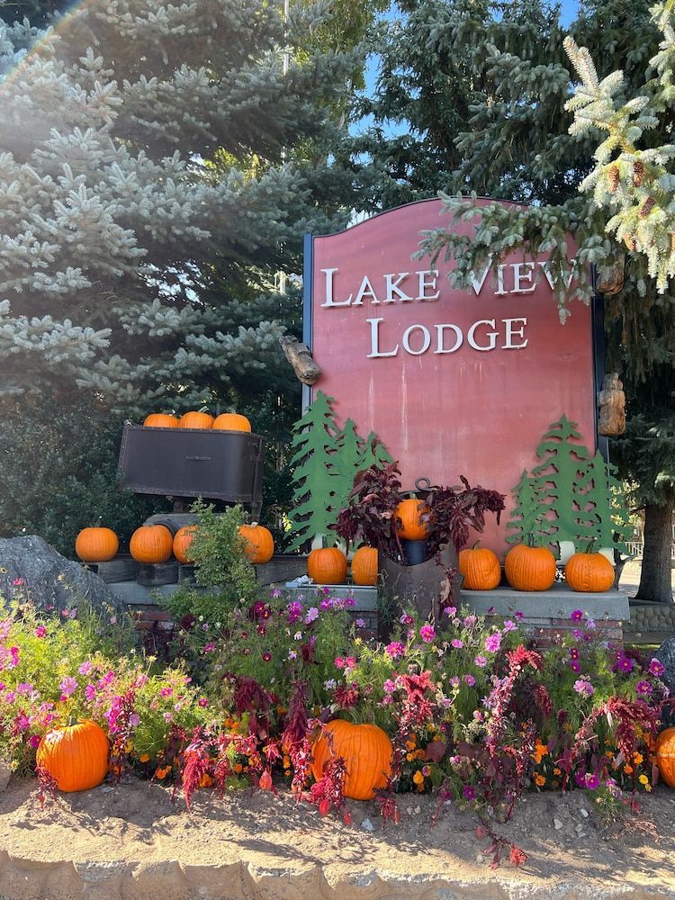 Lake View Lodge 1