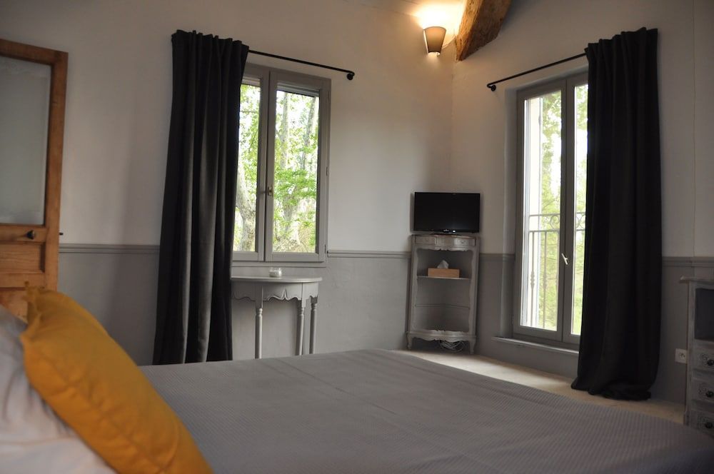Le Mas des Cerisiers JACUZZI et SAUNA inclus pour tous les logements 2