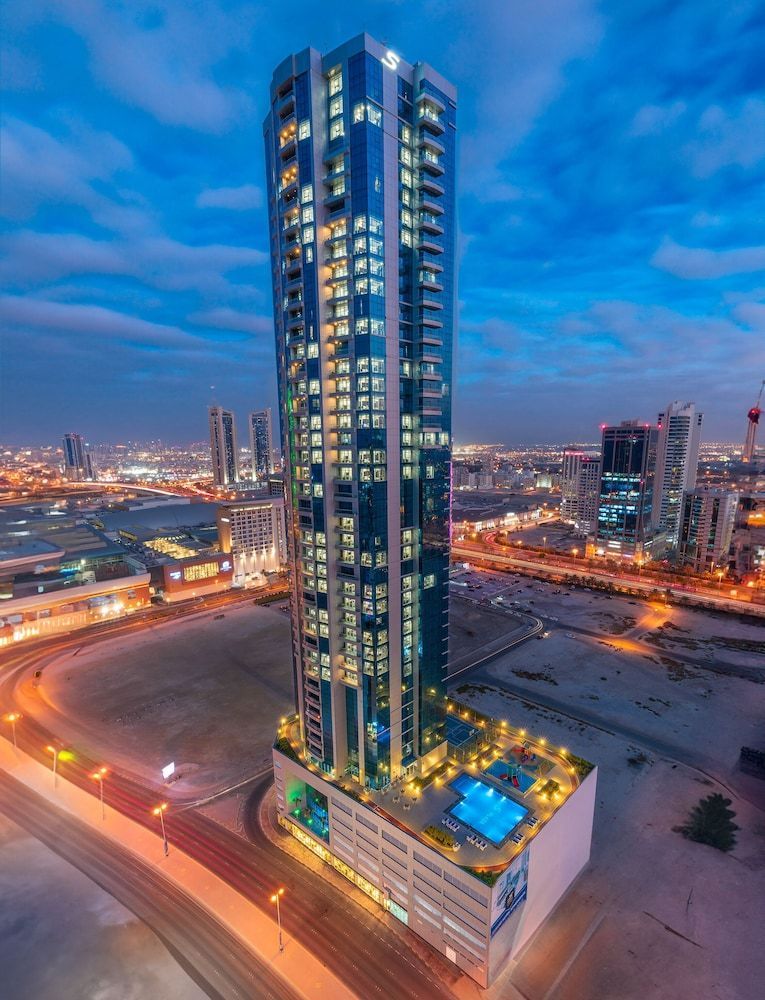 S Plaza Suites Hotel 1