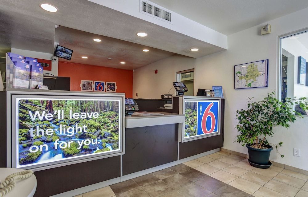 Motel 6-Grants Pass, OR 2
