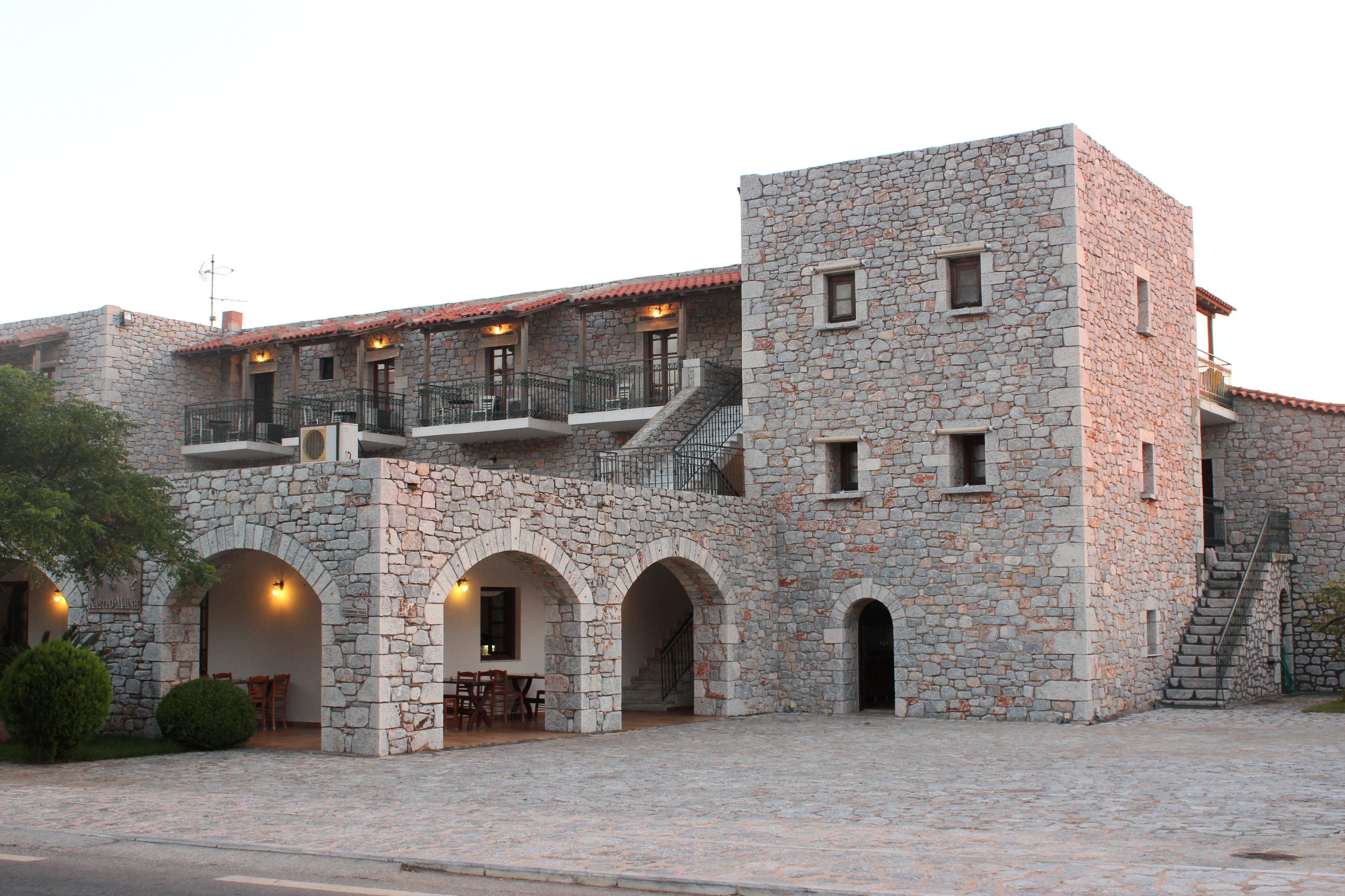 Kastro Maini 2