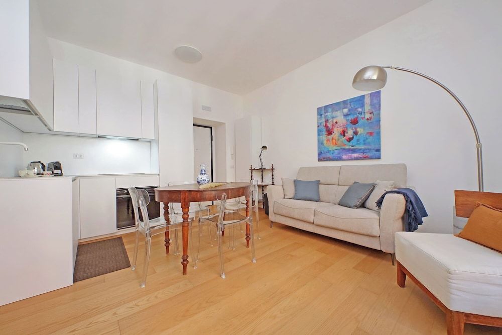 YCH Delightful flat near San Giovanni 1