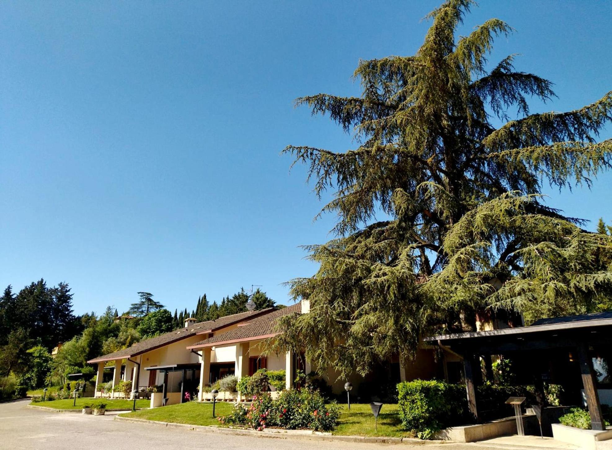 Montebello Park Hotel 1