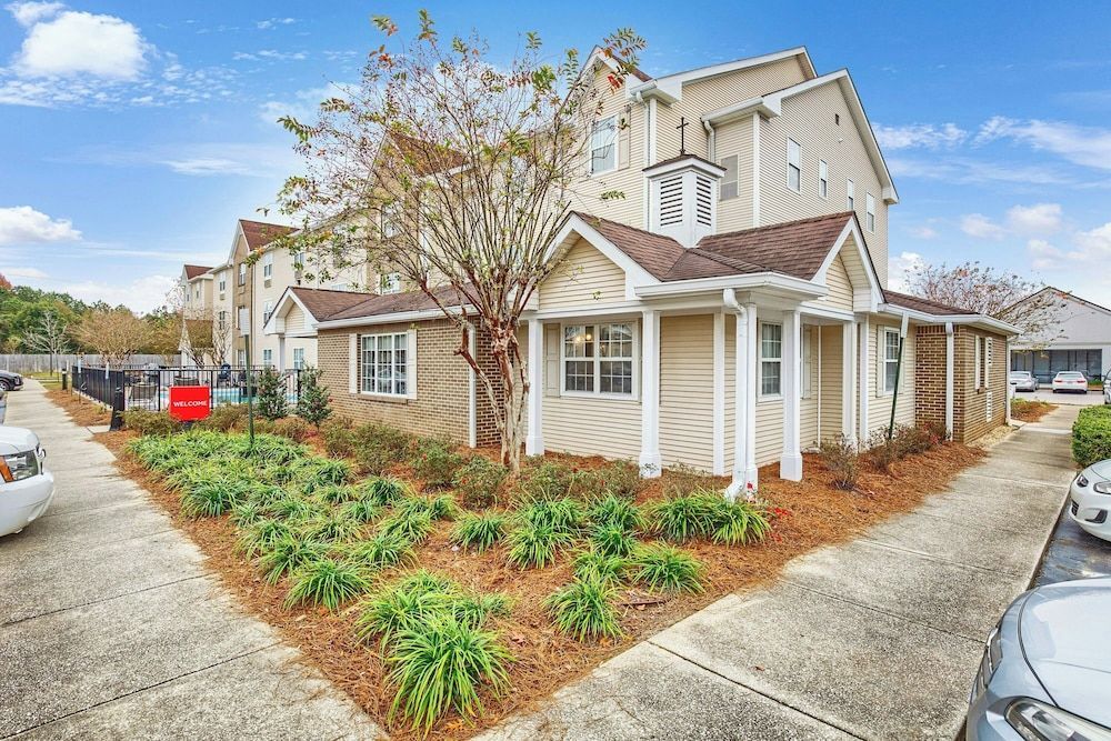MainStay Suites 1