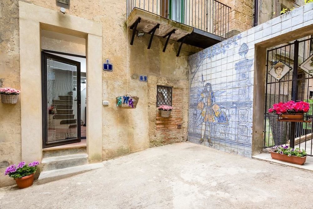 Palazzo Taranto Luxury Rooms 1