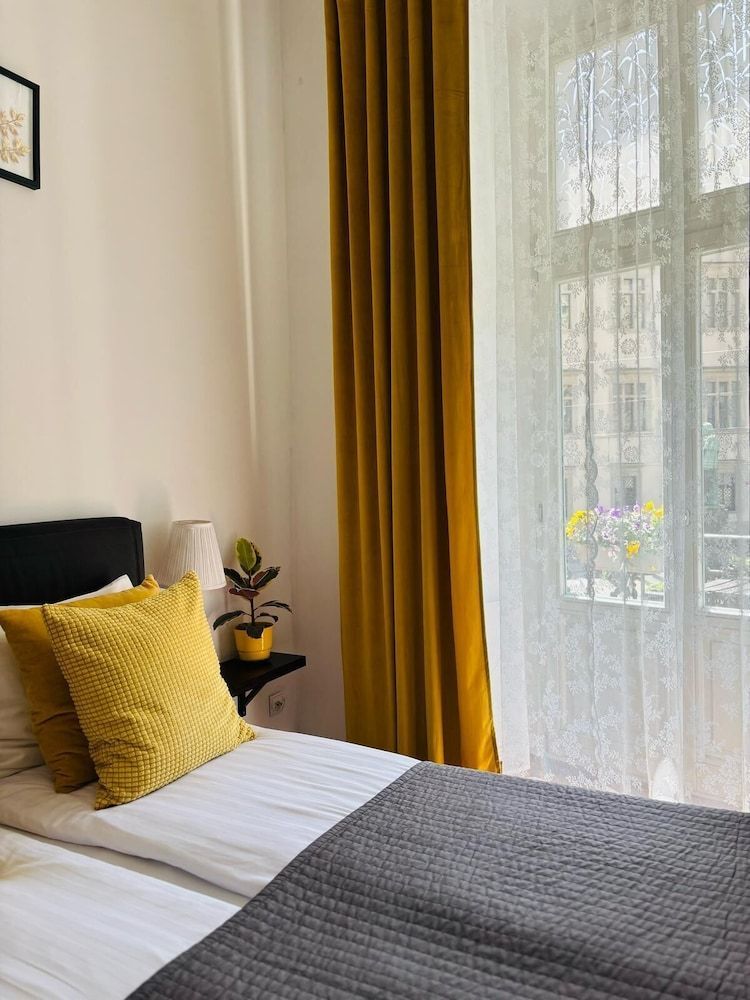Krakow Apartments & Rooms 1