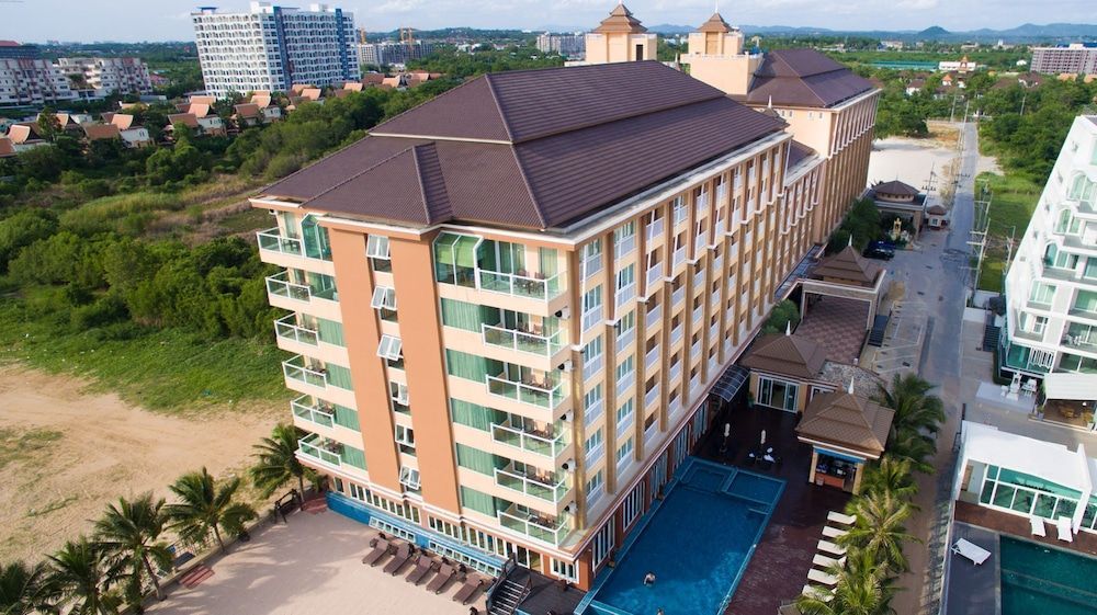 Saisawan Beach Luxury Hotel 1