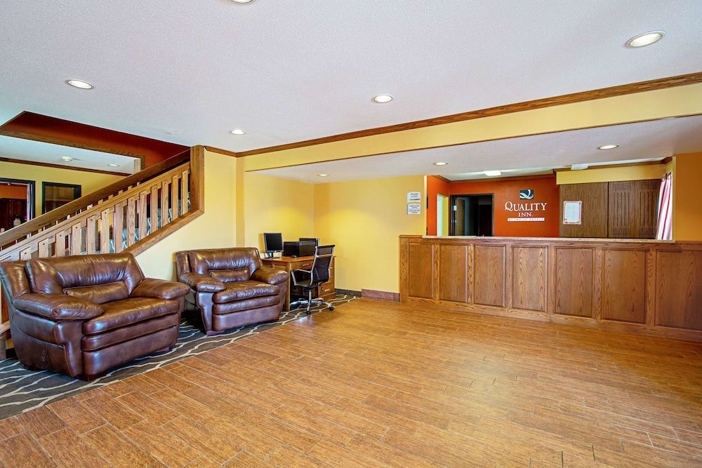 Quality Inn Huron 2