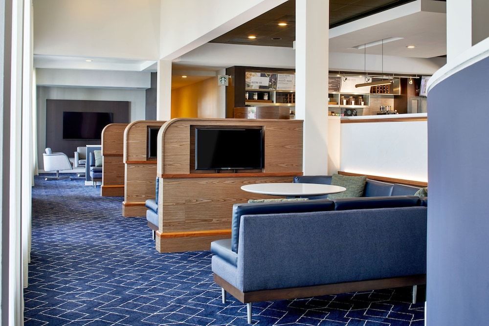 Courtyard by Marriott Memphis Airport 2