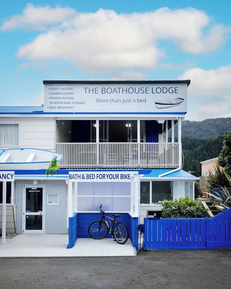 The Boathouse Lodge 1