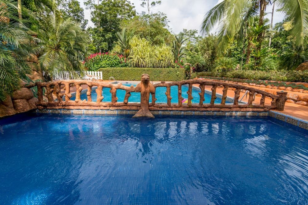 Ara Ambigua Lodge 2