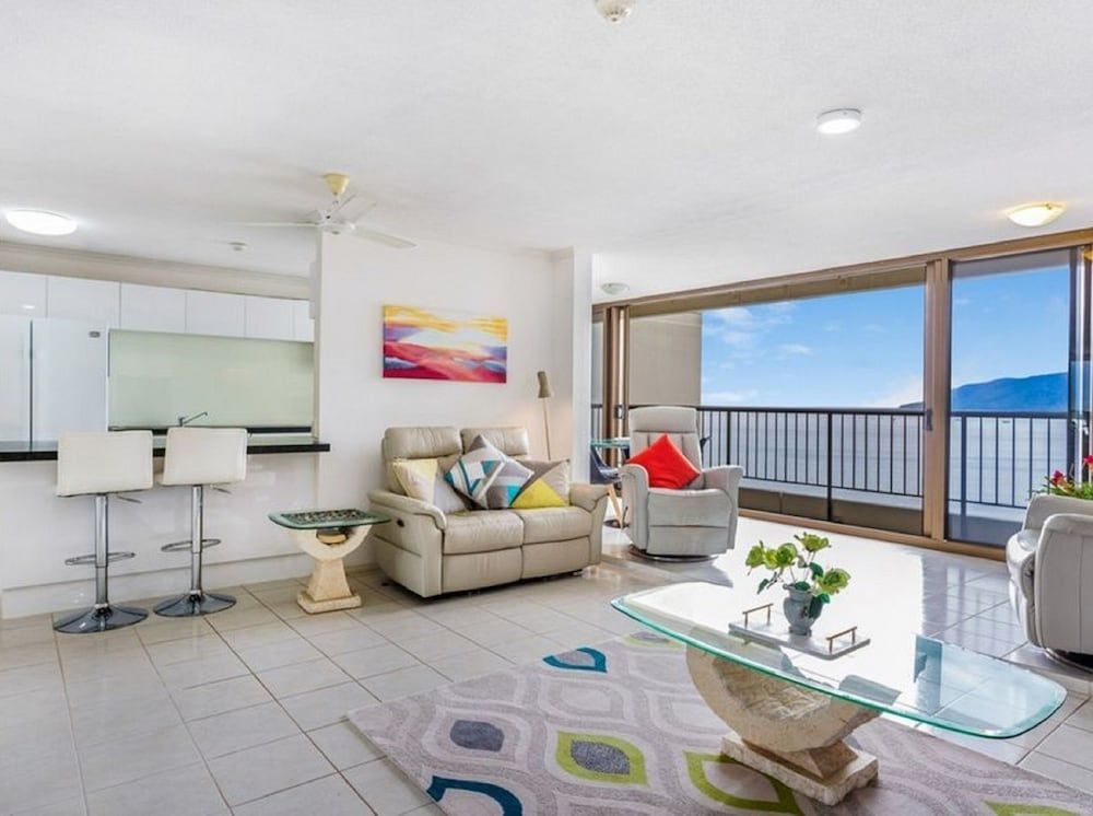 Cairns Ocean View Apartment in Aquarius 2