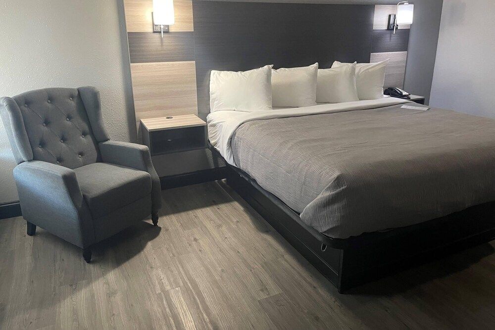 Quality Suites Abilene Mall Area 1
