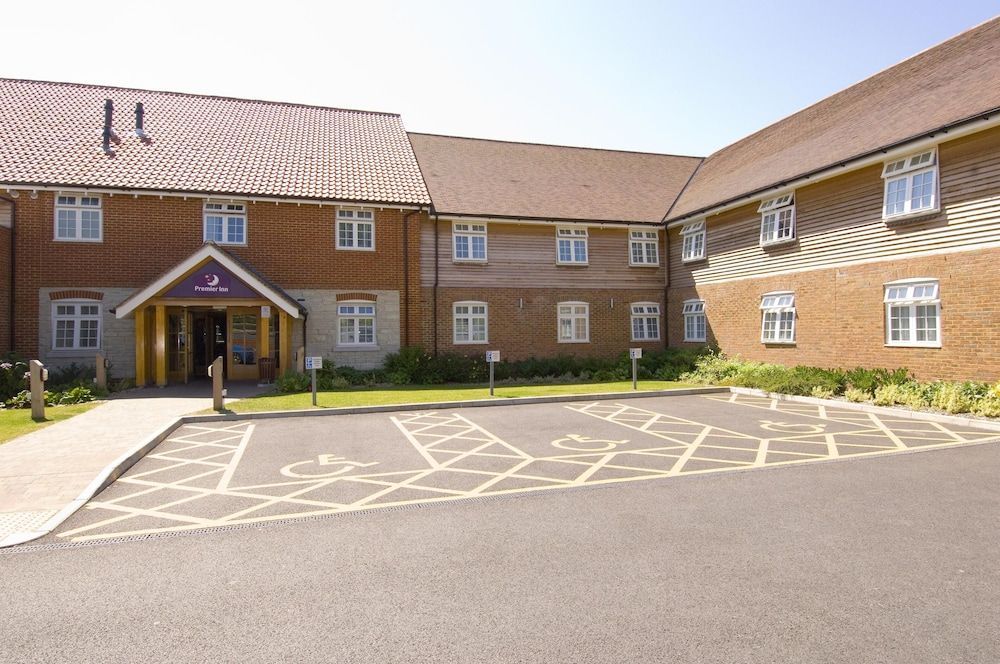 Premier Inn Petersfield 1