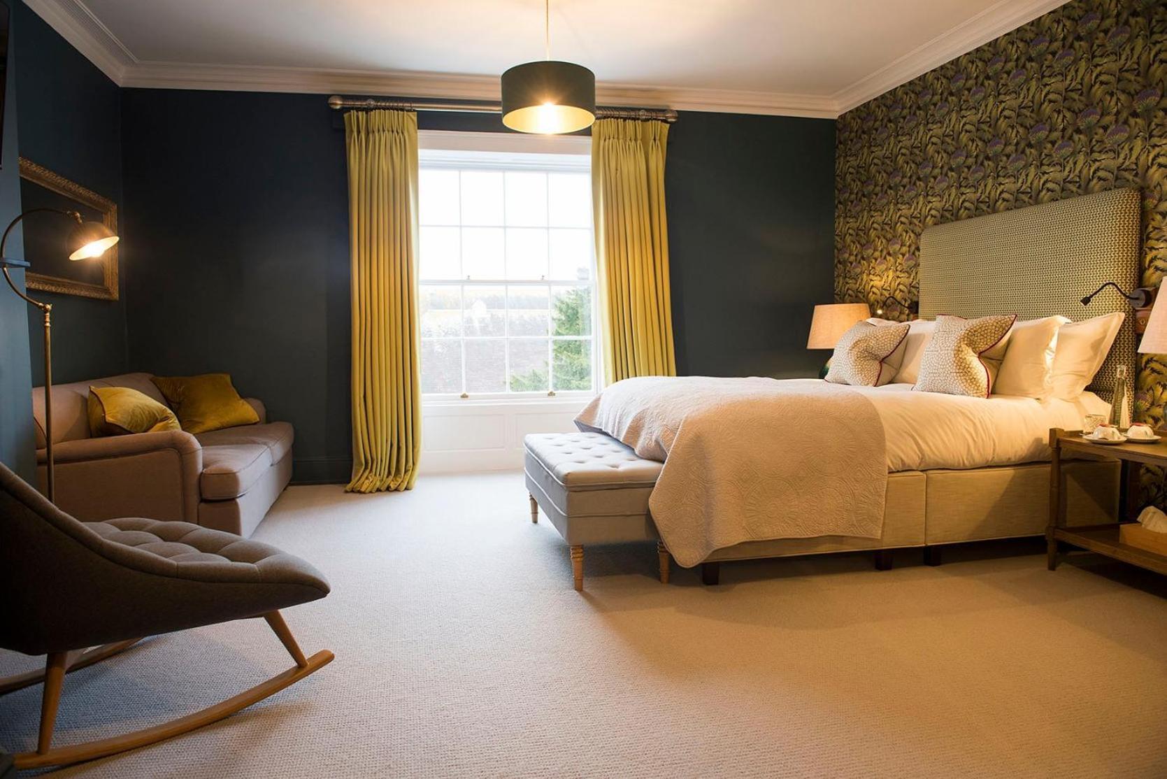 Purchases Restaurant & Accommodation 1