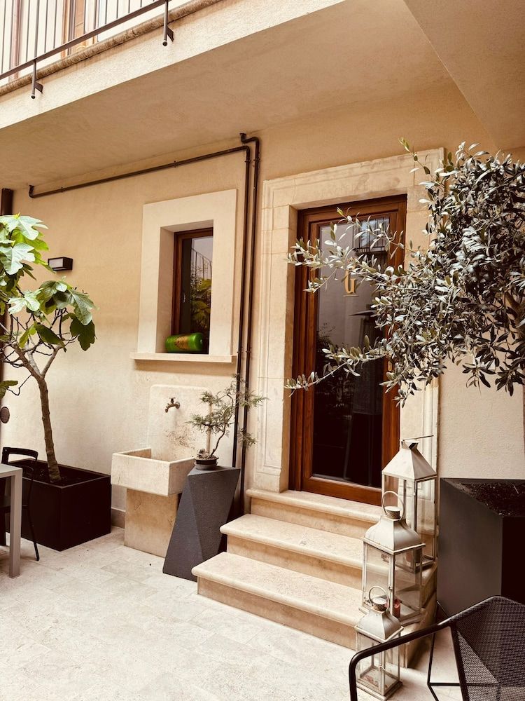 Albergo Diffuso Ginevra Boutique Rooms - Palazzo Leosini - Residenze D'Epoca 1