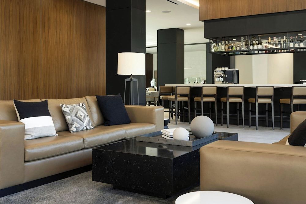 AC Hotel by Marriott San Rafael Downtown 2