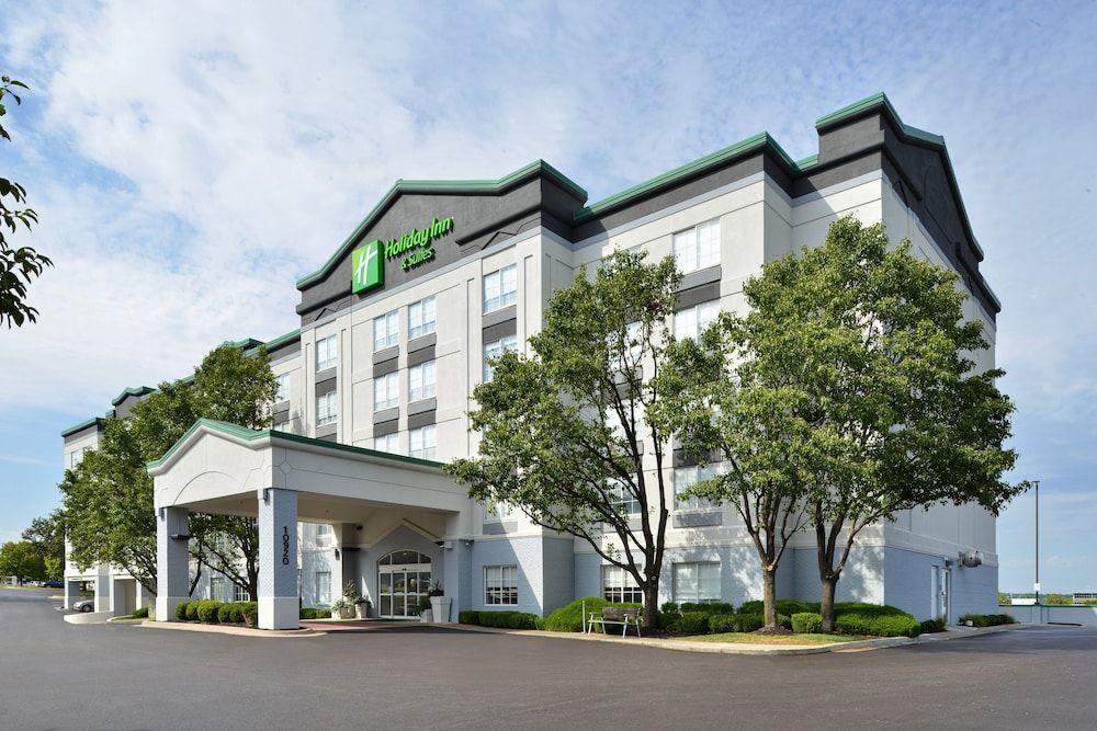 Holiday Inn & Suites OVERLAND PARK-CONV CTR by IHG 1