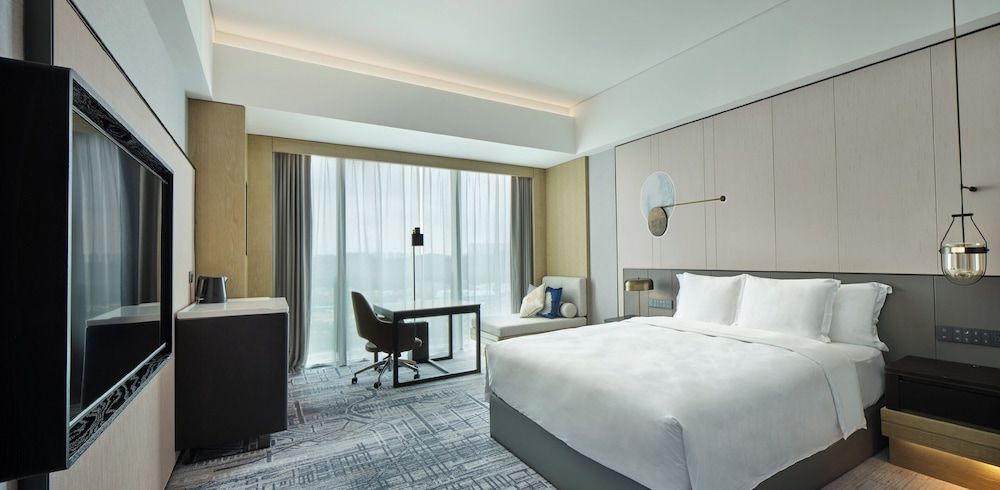 Crowne Plaza Jiangmen Binjiang by IHG 1