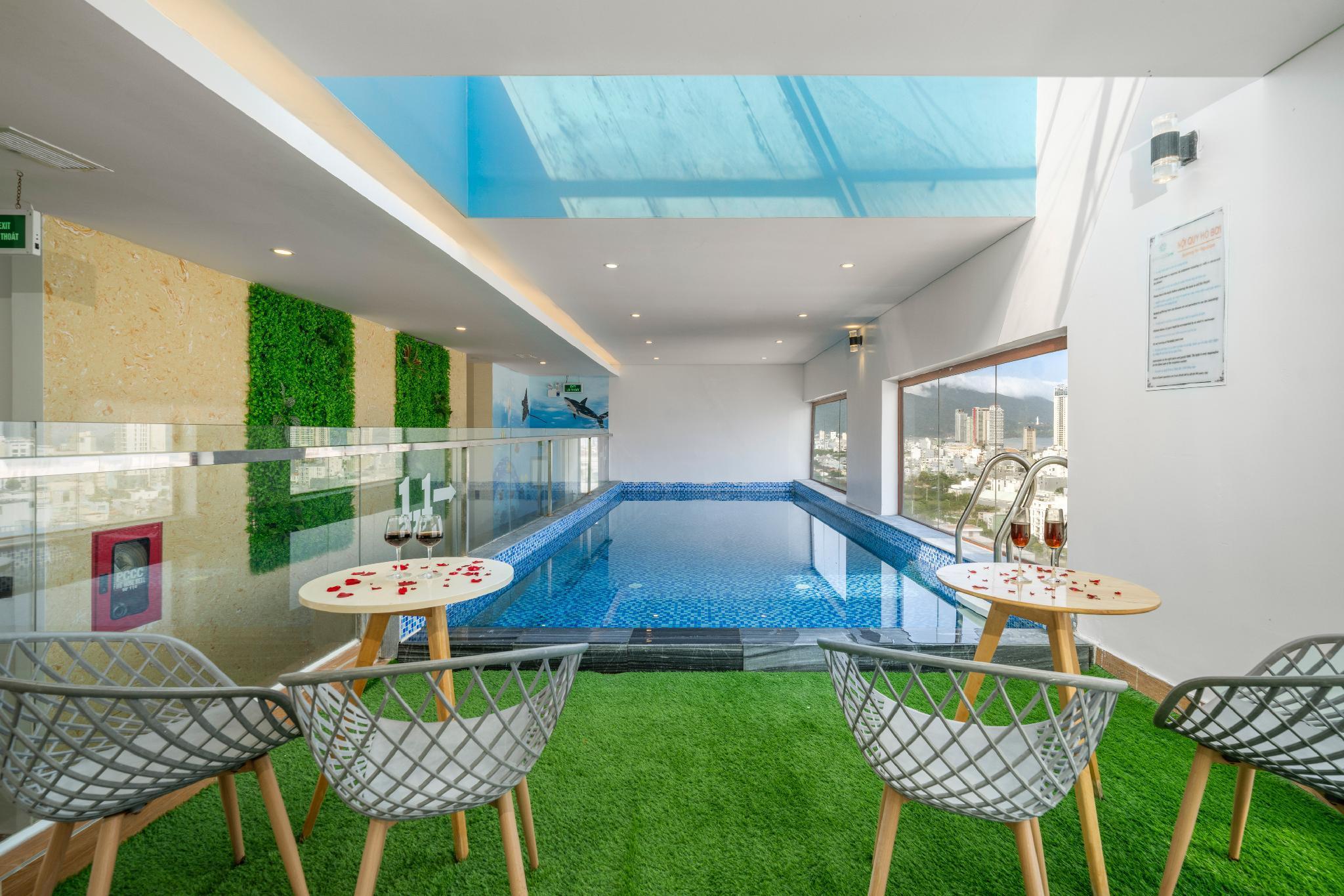 Sapphire Hotel 1