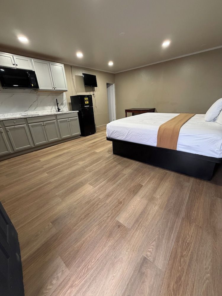 AC Suites 1