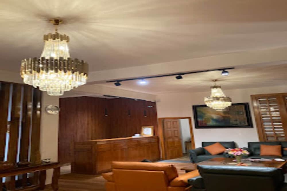 Overland Hotel 2