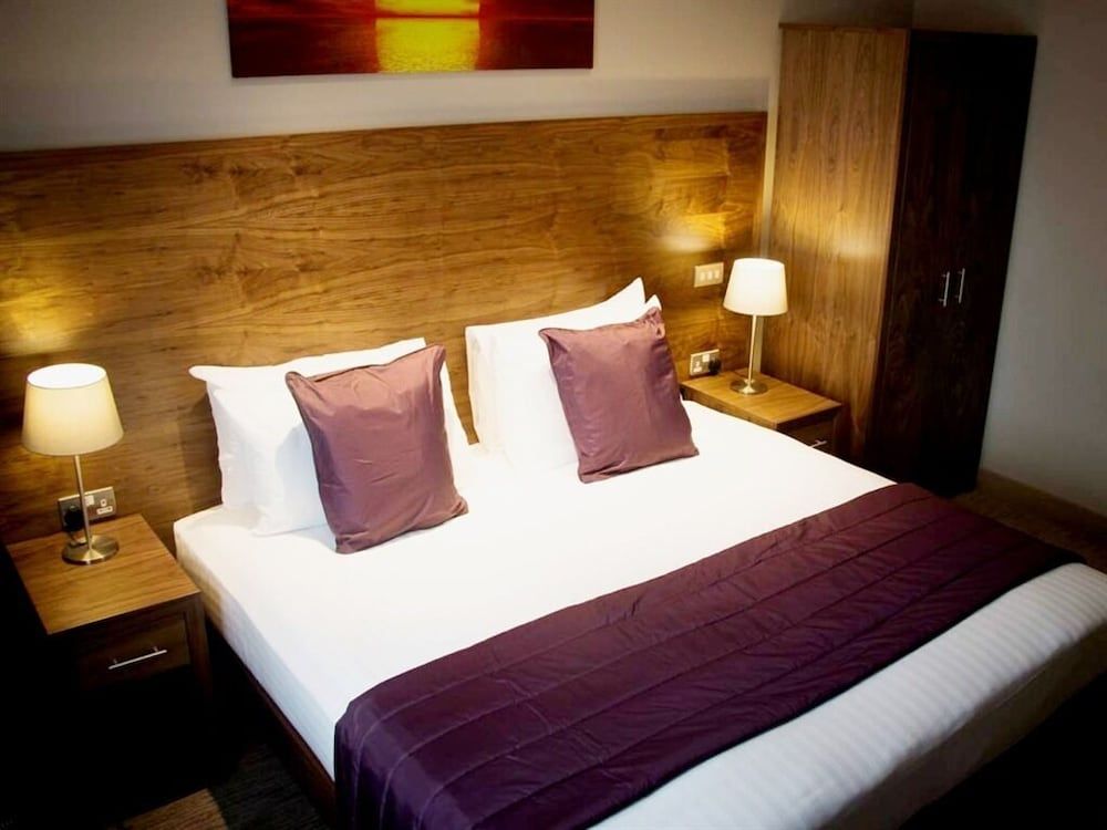 The White Hart 1