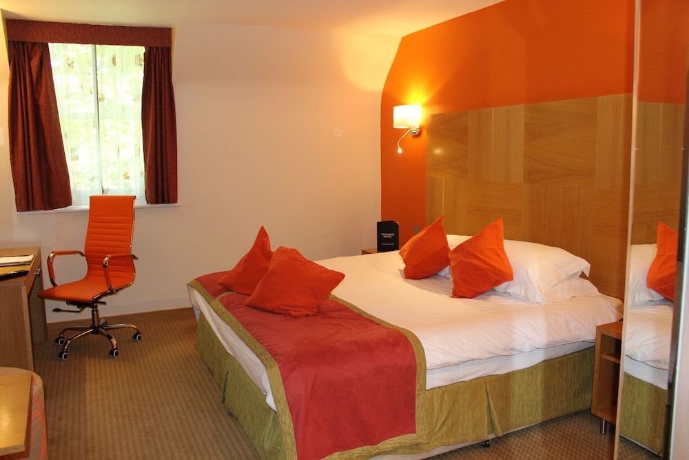 The Pinewood Hotel 2