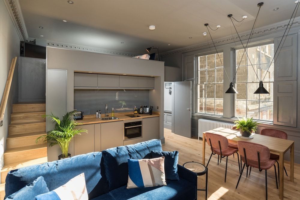 Hiding Space - Trim Street Apartments 1