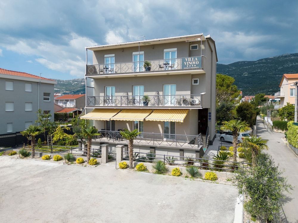 Double bed Room With Private Bathroom and Balcony 1