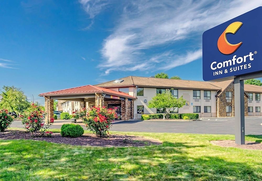Comfort Inn & Suites West Springfield 1